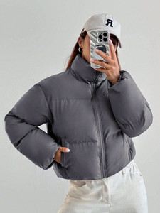 Veste matelassée courte standard OEM pour femmes/filles, coque en cuir, écologique, respirante, coupe-vent, manches longues, vente en gros pour l'hiver - Product Image 4