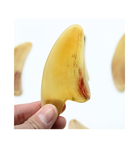 Nuevo diseño de artesanía Cuerno de búfalo natural Gua Sha herramienta de masaje Gua Sha Cuello facial Mano DE LA India - Product Image 3