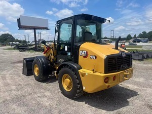 Chargeuse sur pneus compacte CATERPILLAR 906 d'occasion en bon état - Product Image 6