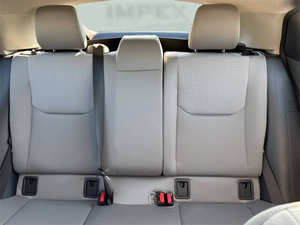 Usado 2024 T * oyota Prius LE - Product Image 3