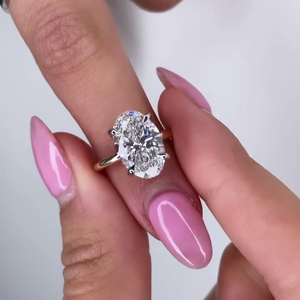 Anillo de Compromiso con Diamante Ovalado de Laboratorio de 2.00ct, Certificado por IGI, con Halo Oculto en Oro Amarillo VVSVS, para Mujer - Product Image 4