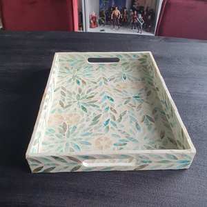 Plateau de service personnalisé en nacre avec poignée en vadrouille, dernier design durable et élégant pour les fêtes de mariage à l'hôtel. - Product Image 1