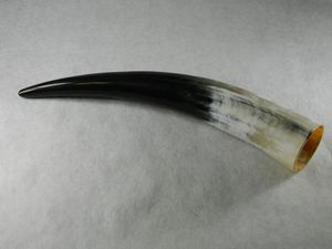 Corne à boire naturelle, mug, approvisionnement en corne à boire sculptée à la main, qualité supérieure, corne à boire viking avec poignée suspendue faite à la main - Product Image 3