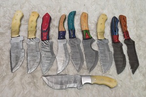 Cuchillos de caza rastreadores de acero de Damasco hechos a mano, lote de 10 para Bowie Utility Camping, mango de madera de grado DIY, gran regalo para amigos - Product Image 4