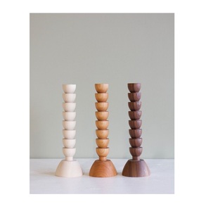 Support de bougie en bois artisanal et écologique pour la décoration de Noël, avec une forme classique et une finition en bois naturel - Product Image 4