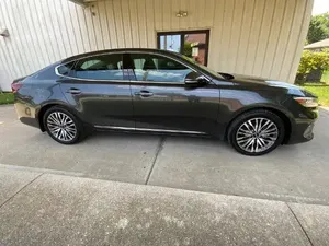 Kia Cadenza 2020 en parfait état - Product Image 3