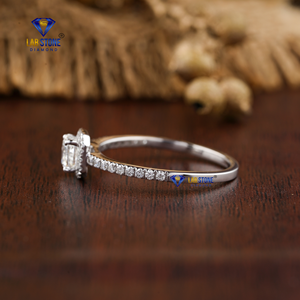 0.734 TDW Cojín y corte redondo Halo patrón Diamante Anillo 18K Oro blanco Vástago recto Ajuste Hpht/Cvd Diamond Lab Stone - Product Image 3