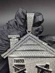 Colgante Hip Hop Iced Trap House de Moissanita, Plata de Ley 925 Bañada en Oro, Joyería Unisex para Raperos, Regalo de Diseño Único - Product Image 5