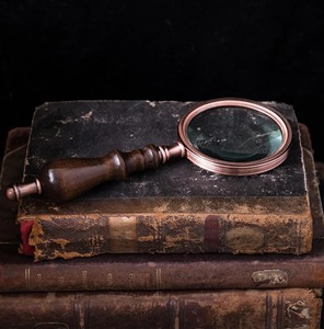 Antique Design Vintage Style Brass <b>Magnifying</b> <b>Glass</b> <b>on</b> Wooden <b>Stand</b> Home Decoration Desk Top Channer Magnifier for Weddings - Product Image 5