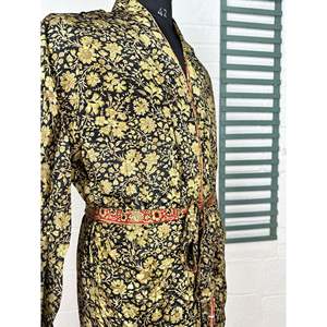 Robe de chambre kimono en satin noir et or à motifs floraux pour homme – Bestseller – Douce soie – Style bohème persan – Vêtement d'intérieur hiver – Taille XL - Product Image 4