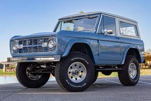 Ford Bronco 1969 Usado, Motor V8 de 302 Pulgadas Cúbicas, Transmisión Manual de 3 Velocidades, Color Azul China, Restaurado - Product Image 3