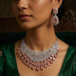 Conjunto de Collar y Aretes de Plata con Circonitas Cúbicas, Elegante y de Excelente Calidad, para Fiestas de Compromiso, para Mujer - Product Image 1