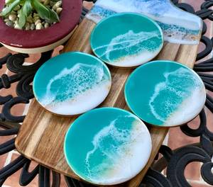 Juego de Posavasos Modernos de Resina y Madera, Posavasos de Madera Natural y Resina Epoxi Transparente para Decoración del Hogar - Product Image 5