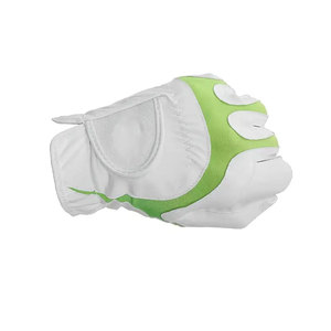 Gants de golf professionnels en cuir Cabretta pour hommes et femmes confortables pour une utilisation sportive quotidienne et décontractée fabriqués au Pakistan - Product Image 4