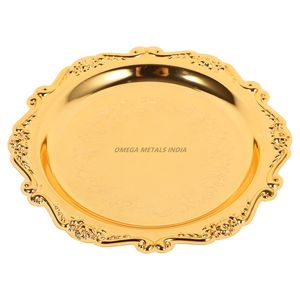 Élégant plateau de service ovale en or avec motif floral complexe et bords décoratifs, parfait pour un service et une décoration élégants - Product Image 2