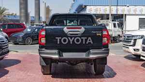 Nuevo/USADO NEGRO 2023 TOYOTA HILUX SR5 SC AP6 360 Cámara Trasera Capacidad de Carga 31-40T Emisión Diésel/GAS Automático - Product Image 5