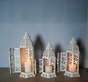 Lanterne en métal finition or crème en forme de croissant d'étoile avec pompon, lumière douce de bougie, élégante décoration de la maison pour le Ramadan et l'Aïd, et cadeaux - Product Image 4