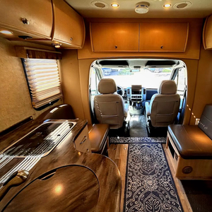 ผู้จัดจำหน่ายรถบ้านมือสอง ปี 2013 Leisure Travel Unity U 2 4 T B Class B+ - Product Image 5