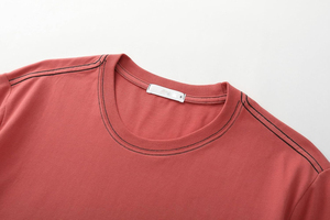 T-shirt uni haut de gamme avec tissu respirant. Conçu pour le confort, la durabilité et la simplicité au quotidien. - Product Image 4