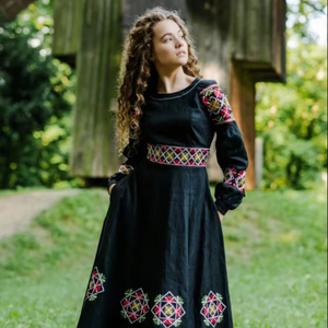 Robe ukrainienne 100% robe d'été en coton avec broderie de style robes brodées de créateurs ukrainiennes pour femmes - Product Image 1