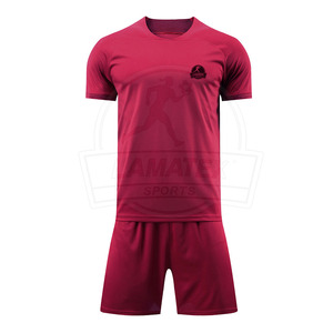 Tenue de football pour hommes grande taille de haute qualité, nouveau design, séchage rapide, respirant, ensembles confortables, logo personnalisé imprimé, service OEM - Product Image 1