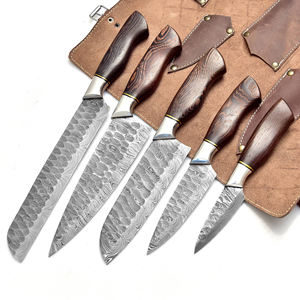 Ensemble de couteaux de chef en acier damas 5 pièces de haute qualité à lames très tranchantes avec manche en bois de wengé et rouleau de cuir pour la cuisine - Product Image 1