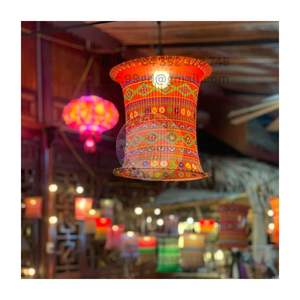 Linternas de seda de tamaño personalizado al por mayor decoraciones icónicas para restaurantes y festivales, eventos y fiestas hechas a mano en Vietnam - Product Image 1