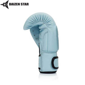 Guantes de Boxeo de Piel Sintética para Entrenamiento y Kickboxing, Transpirables, Absorben la Humedad, Resistentes a los Rayos UV, Muñeca Ajustable con Cierre de Velcro - Product Image 5