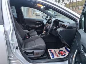 ÚLTIMA OFERTA EN NUESTRO TOYOTA COROLLA HÍBRIDO HATCHBACK USADO EN EXCELENTE ESTADO CON TODAS LAS OPCIONES Y INCENTIVOS DE ENVÍO - Product Image 3