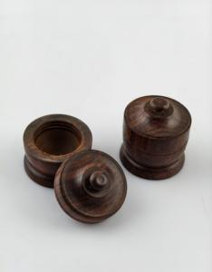 Caja de regalo de madera hecha a mano compacta con tapa Ideal para almacenamiento Decoración de escritorio de oficina en casa y regalos reflexivos en todas las ocasiones - Product Image 2