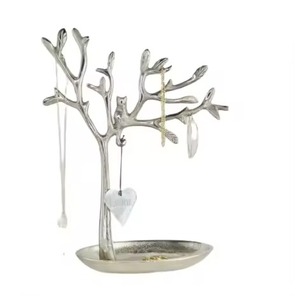 Support de bijoux en or de style végétal pour boucles d'oreilles colliers bagues élégant organisateur inspiré de la nature pour vanité et décor - Product Image 5