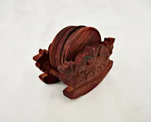 Posavasos de madera de nogal hecho a mano, decoración de mesa redonda de resina para el hogar, comedor, desayuno, posavasos de madera - Product Image 1