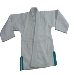 Uniforme BJJ cómodo y duradero Jiu Jitsu Gi blanco de calidad superior con parches elegantes para entrenamiento de artes marciales - Product Image 1