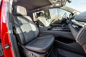 Cadi-llac Esca-lade V 2023 Supercargado con Motor V8 de 6.2 Litros y Transmisión Automática de 10 Velocidades - Product Image 6