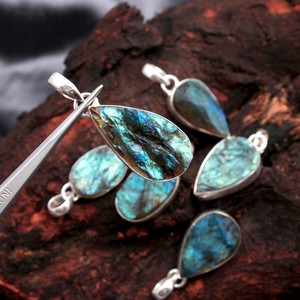 จี้ห้อยคอหินโมราโมราอัญมณีธรรมชาติทำด้วยมือชุบเงินเยอรมันพร้อมจี้เสน่ห์อัญมณีหลวม - Product Image 3