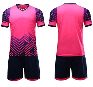 Venta al por mayor de uniformes de fútbol de secado rápido con diseño de logotipo personalizado transpirable de material de poliéster de secado rápido fútbol transpirable - Product Image 1