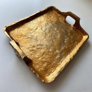 Plateau en aluminium sculpté OpalEdge avec finition nacrée Design de luxe élégant pour salon ou salle à manger - Product Image 5