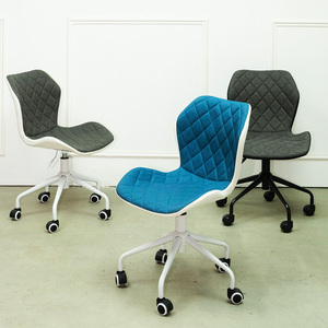 Silla de Oficina/Cafetería Contemporánea GCF076 con Reposacabezas Ajustable, Base Giratoria y Cojín de Tela Gris para Hogar, Taller o Cafetería - Product Image 6