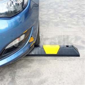Lot de 10 Stoppeurs de Stationnement PPC 110x15x10 cm pour Application sur les Bordures des Parking - Product Image 5