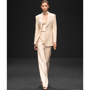 เสื้อเบลเซอร์ผู้หญิงแขนยาวเสื้อเบลเซอร์แจ็คการ์ดสีขาวผ้าทรายตัดตรงแขนยาวผ้าแจ็คการ์ดสีขาวแบบเวียดนาม - Product Image 2