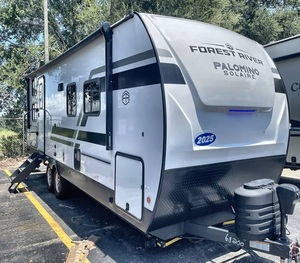 Autocaravana Usada 2025 F-o-r-e-s-t R-i-v-e-r S-o-l-a-i-r-e 243BHS, Camioneta para Campamento, Casa Rodante - Product Image 1