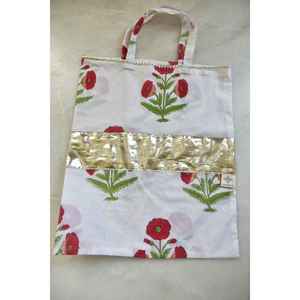 Sacs cadeaux écologiques en coton imprimé à la main avec motif Gota, de Jaipur, pour des cadeaux élégants et respectueux de l'environnement. - Product Image 1