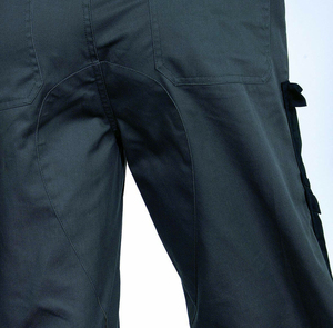 Manténgase Seguro y Protegido con el Mono de Trabajo Unisex Workzone Rojo Ligero de Manga Larga de Algodón de Alta Visibilidad y Retardante de Llama - Product Image 3