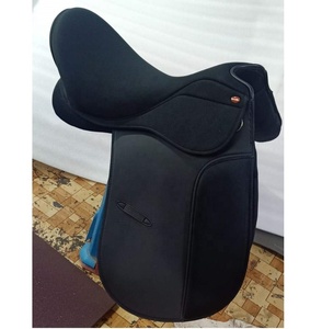 Silla de Montar para Caballo de Doma Sintética de Primera Calidad, Fabricada con Estructura de Plástico y Rodillera Desmontable - Product Image 1