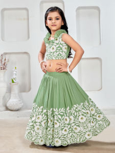 ชุดเลเฮนกาโชลีปักลายดอกไม้ยาวกรอมพื้นสำหรับสาวๆ ออกแบบโดยชอริยัม แฟชั่น |   ชุดแต่งงานเด็กสไตล์อินเดียสำหรับงานเลี้ยง - Product Image 2