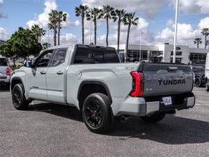 Oferta de Descuento, Camioneta Usada de Bajo Kilometraje, Toyota Tundra Limited 2023 - Product Image 4