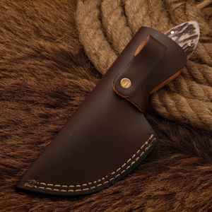 Couteau de chasse à lame fixe en acier Damas fait à la main pour la survie en camping, avec crochet à dépecer, manche en bois, personnalisé avec étui - Product Image 6