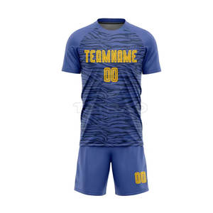 Uniforme de football imprimé style mode, sublimation, 100% polyester, séchage rapide, respirant, léger, vente en gros, fabriqué au Pakistan - Product Image 2