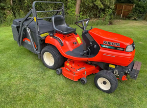 Tractor asequible de alta calidad Kubota 4WD MU5702 para agricultura-Tractor usado Kubota MU5702 4WD para cultivo a la venta - Product Image 5