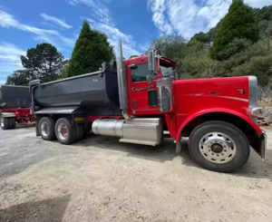 Camión Volquete Usado Super Limpio 2016 2015 Peterbilt 388 con Remolques Reliance 2018 y Cubetas, Automático - Product Image 2